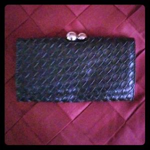 Black weave leather wallet